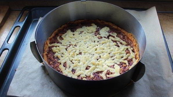 тарт с вишней и грецкими орехами