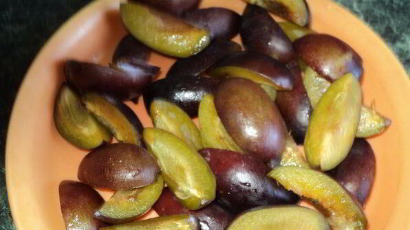 тарт со сливами