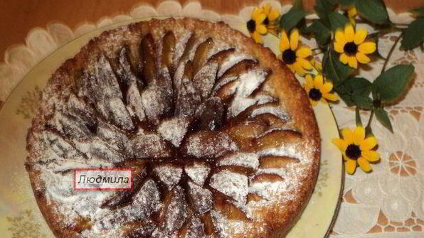 тарт со сливами