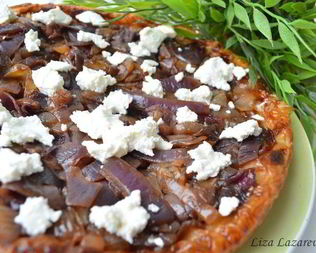 Тарт-татен с луковым ассорти