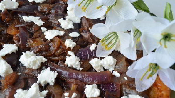 тарт-татен с луковым ассорти