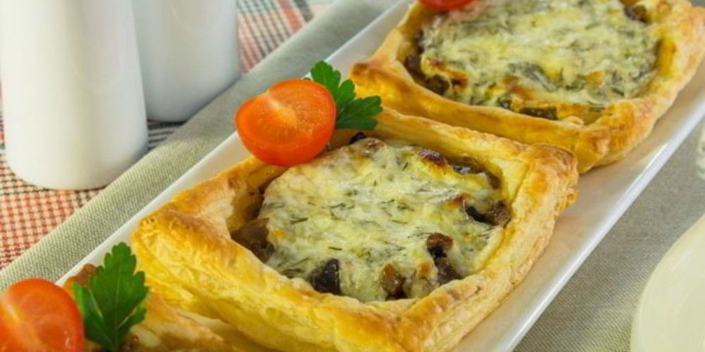 Рецепт тарты с грибами под сметанно-сырным соусом