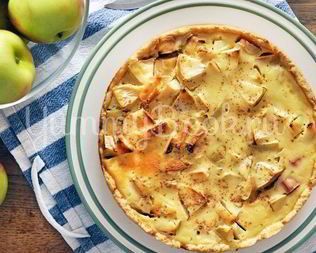 Яблочный тарт с ревенем