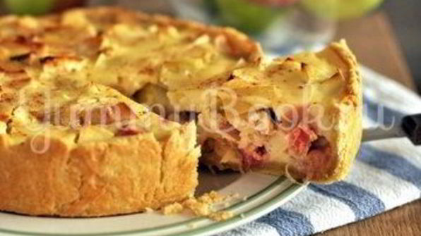 яблочный тарт с ревенем