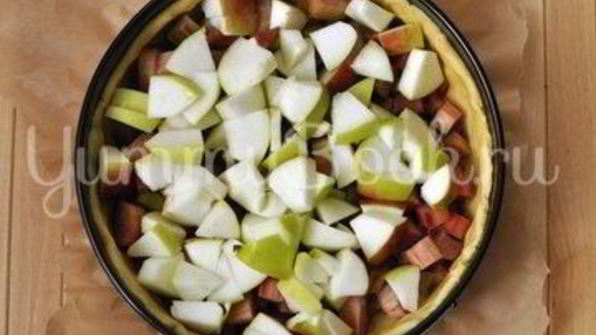 яблочный тарт с ревенем