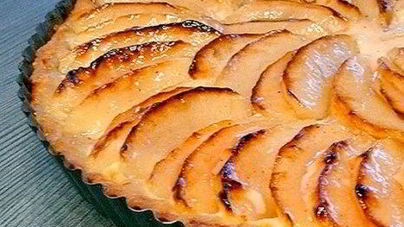 Яблочный тарт со сметаной