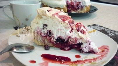 Ягодный тарт под нежным безе