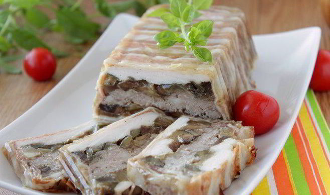 Террин с баклажанами и шампиньонами