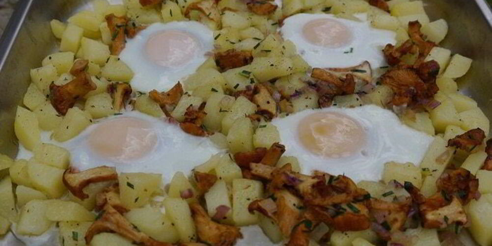 Рецепт яйца, запеченные с грибами и картофелем