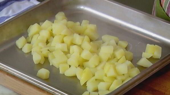 яйца, запеченные с грибами и картофелем