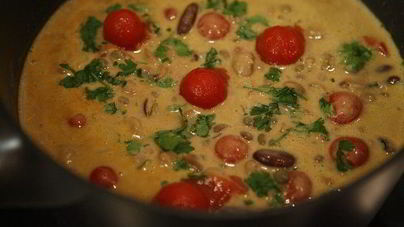 Закуска из фасоли с чечевицей и кинзой