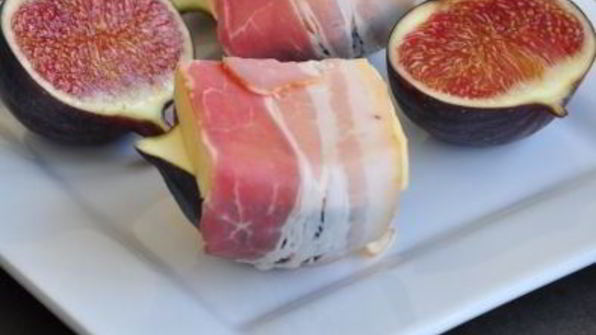 закуска из инжира с сыром и беконом по-тоскански