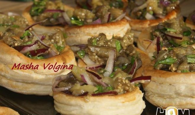 Закуска из печеных баклажан и перца