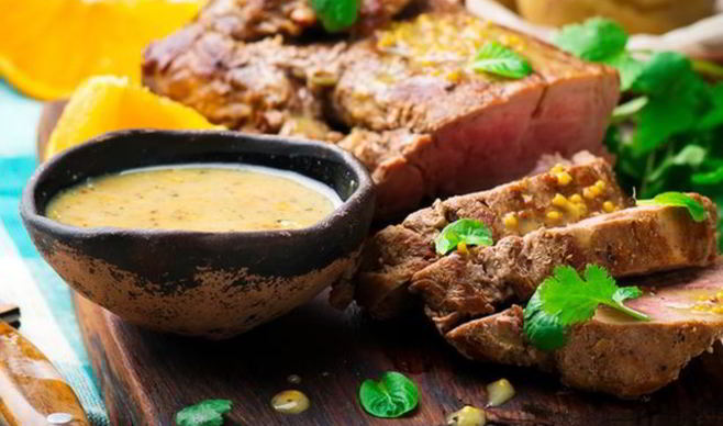 Запеченная маринованная свинина