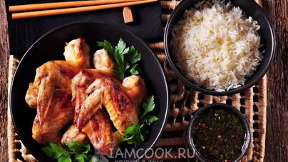 Запеченные куриные крылышки, маринованные в наршарабе